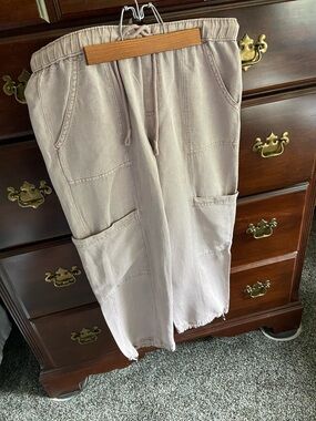 Nicole Miller Crop pant,size M.